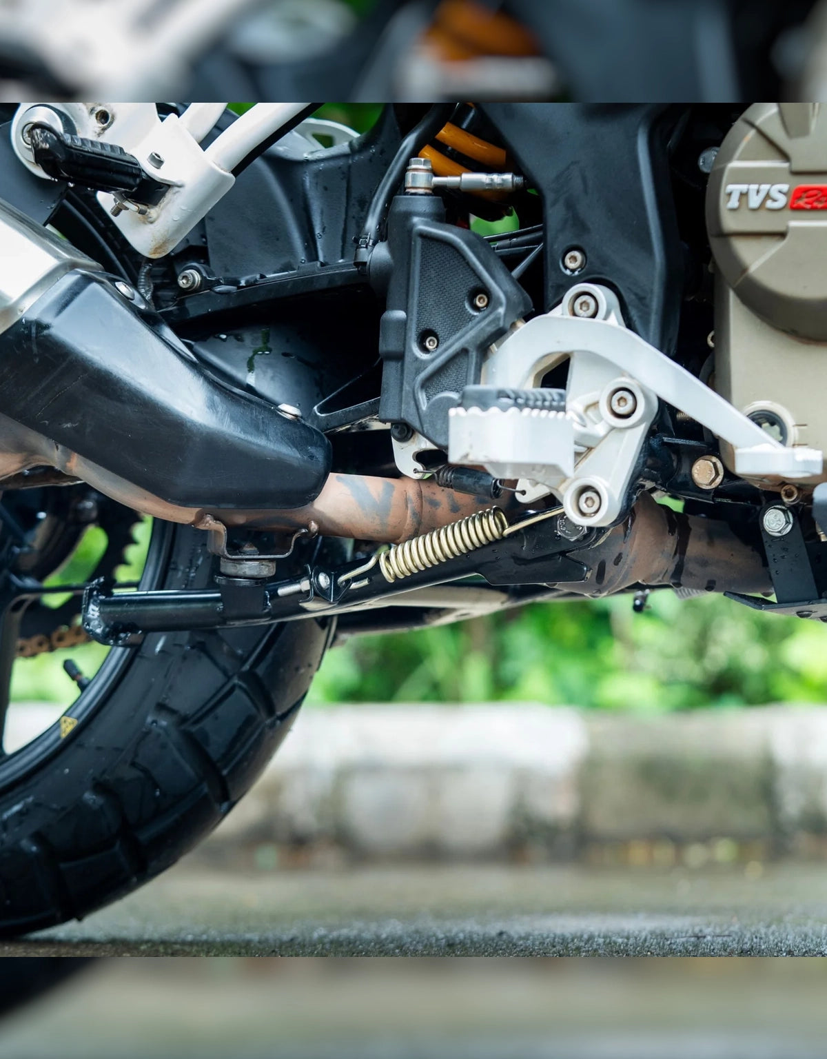 AutoEngina Centre Stand For TVS Apache RTX300