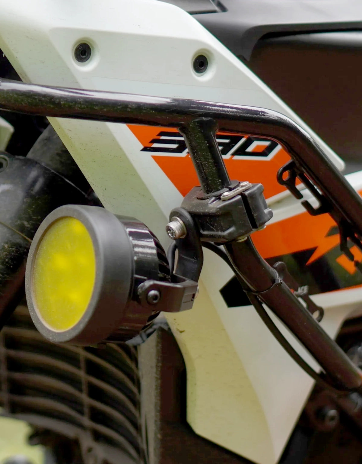 AutoEngina Universal Fit-Fog Light Mounts Set