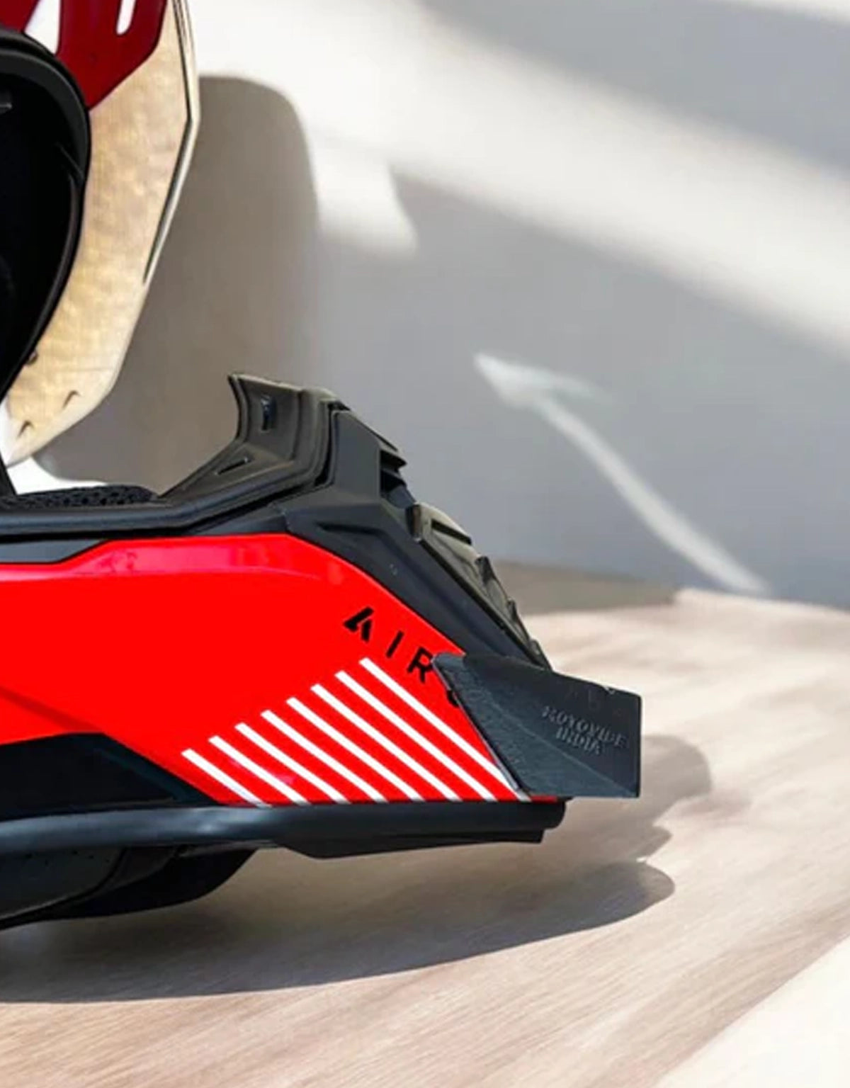 Motovibe Chinmount Airoh Commander