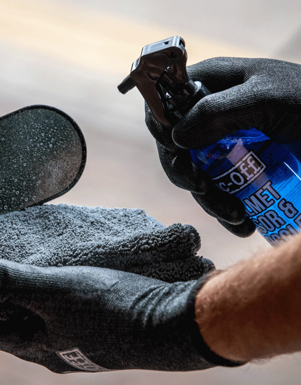 Mucoff Helmet Visor Goggle Cleaner