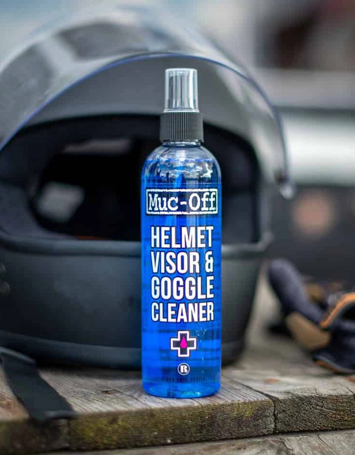Mucoff Helmet Visor Goggle Cleaner
