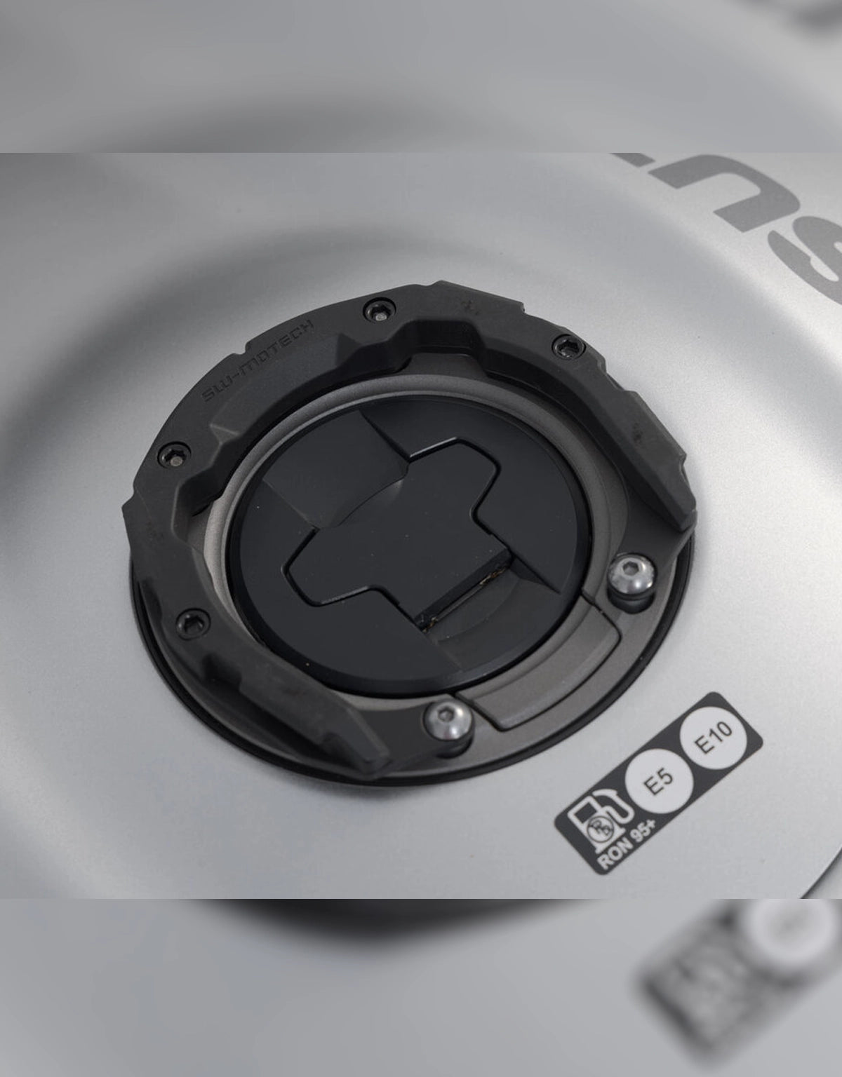 SWMotech Pro TankRing Suzuki Hayabusa